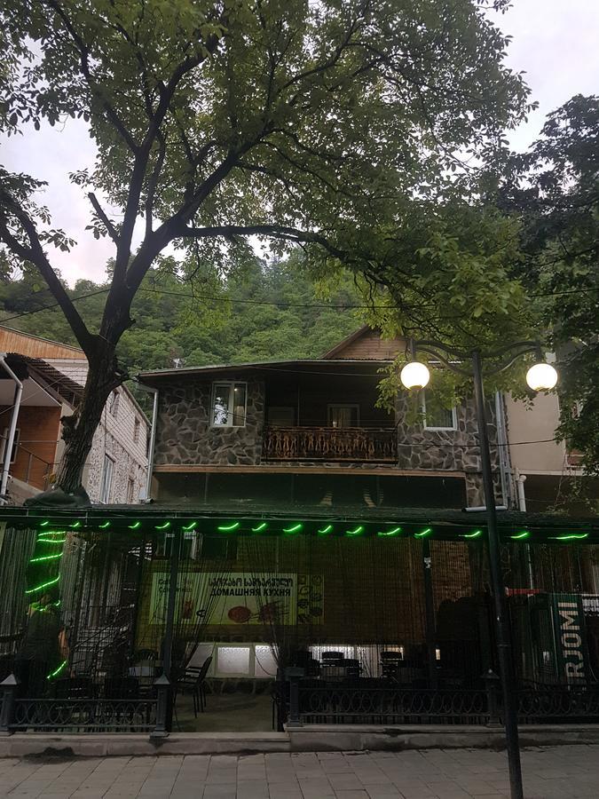 Emi House Hotel Borjomi Eksteriør billede